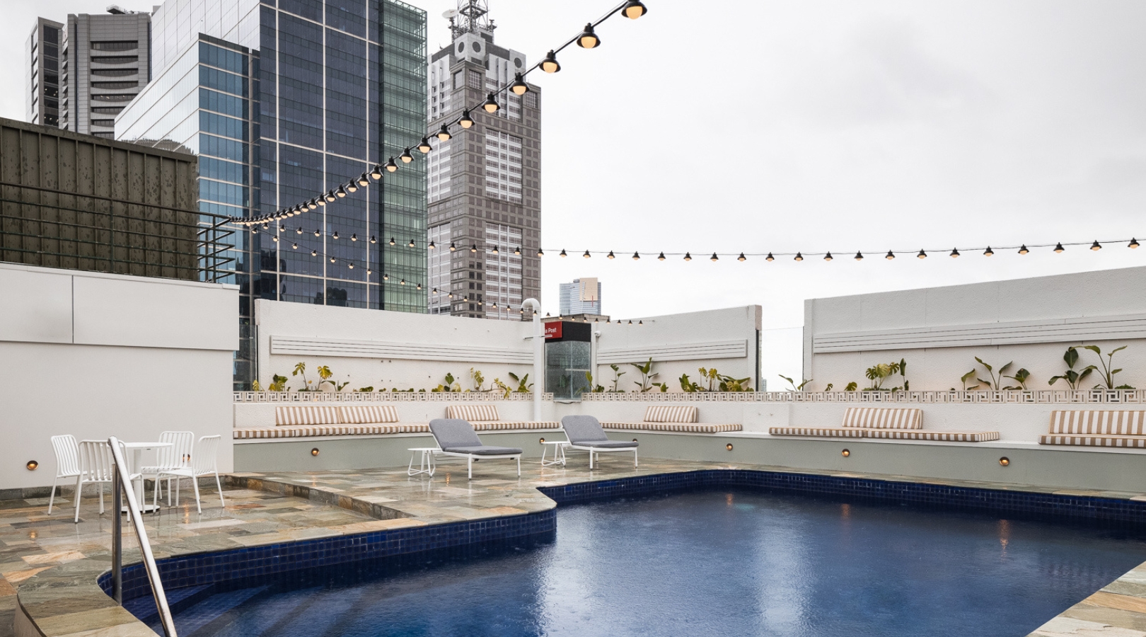 Rydges Melbourne pool terrace